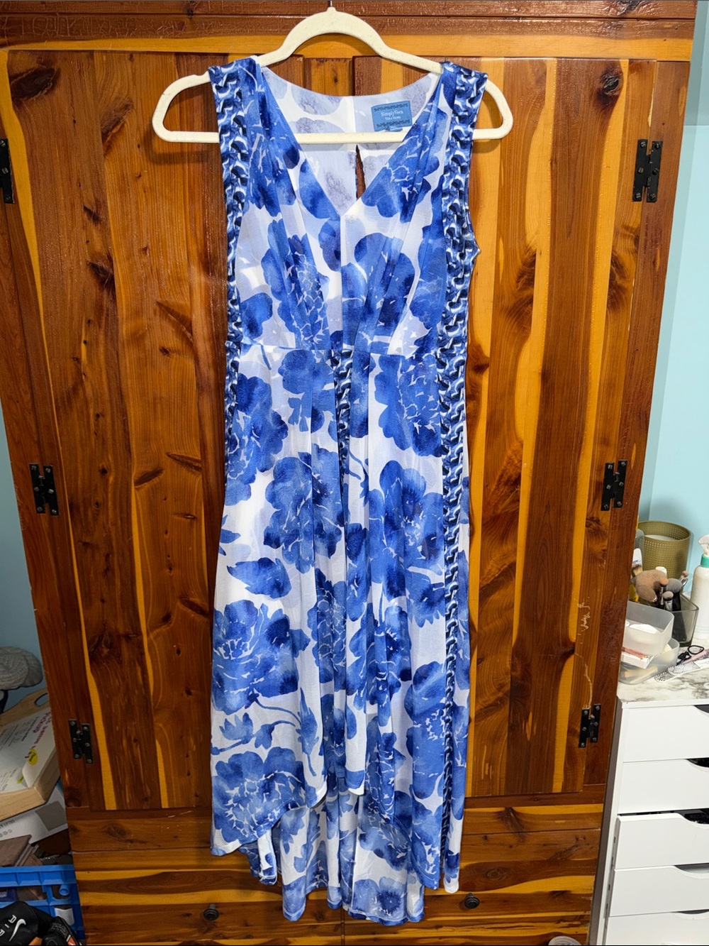 Simply Vera Vera Wang Blue and White Asymmetrical Floral Dress